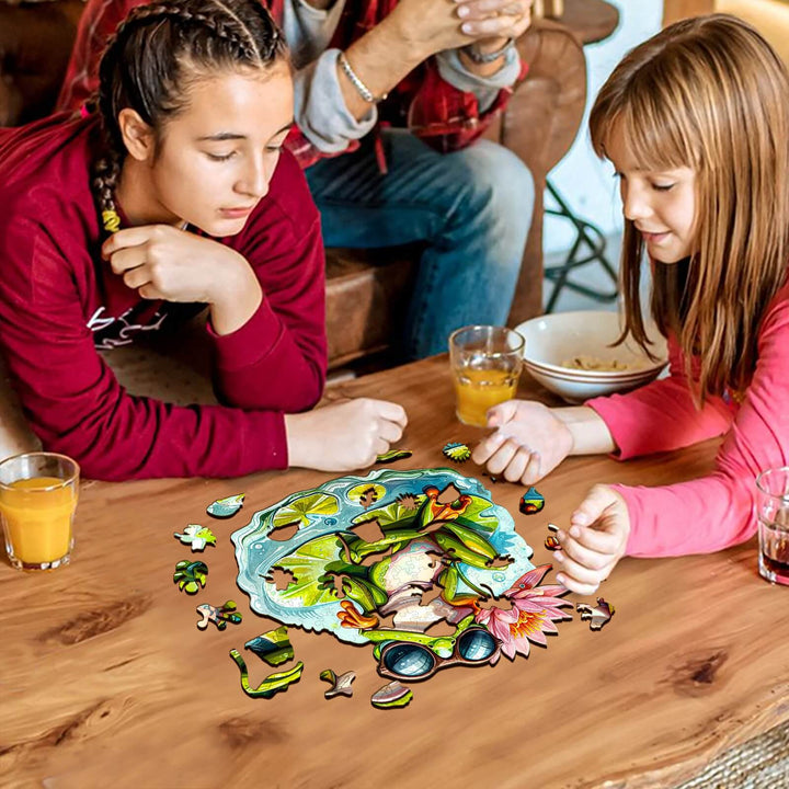 Leisurely Frog-1 Wooden Jigsaw Puzzle